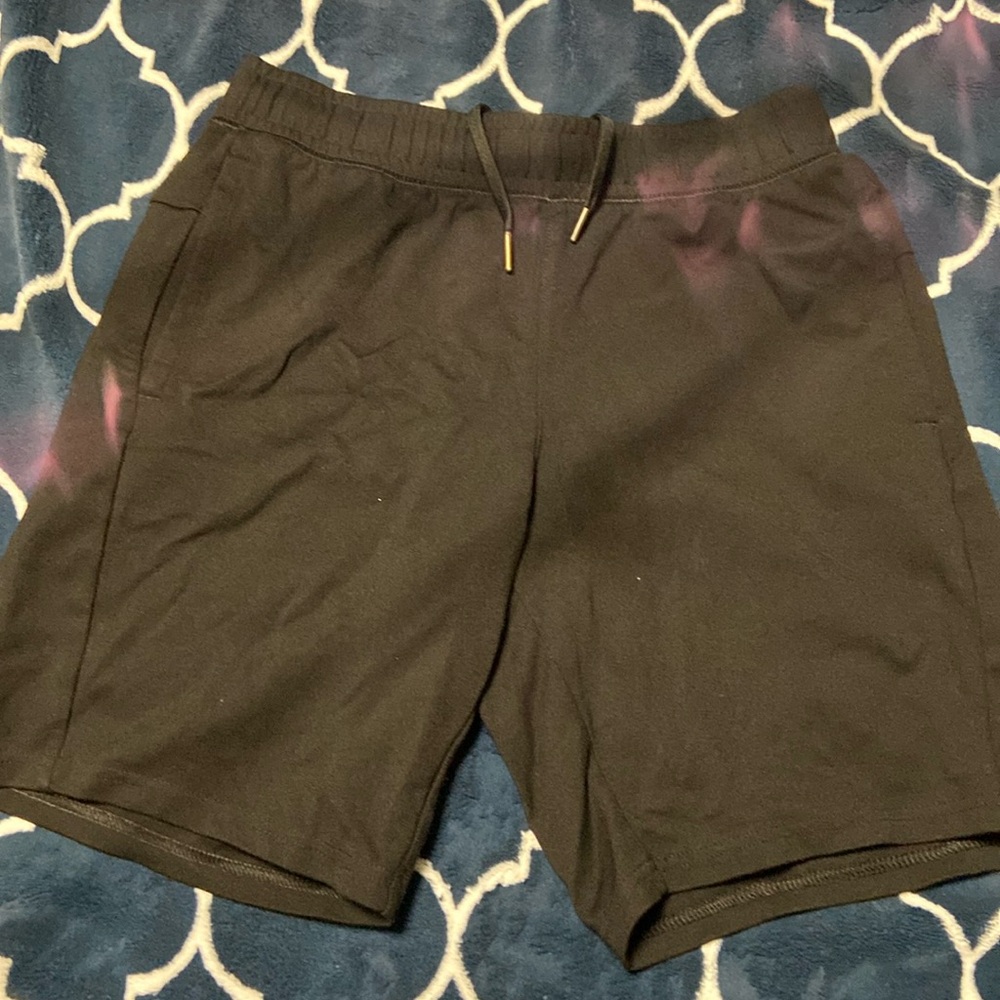 casual shorts all black